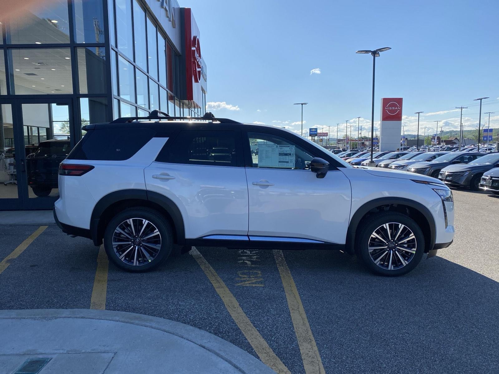 2026 Nissan Pathfinder Platinum