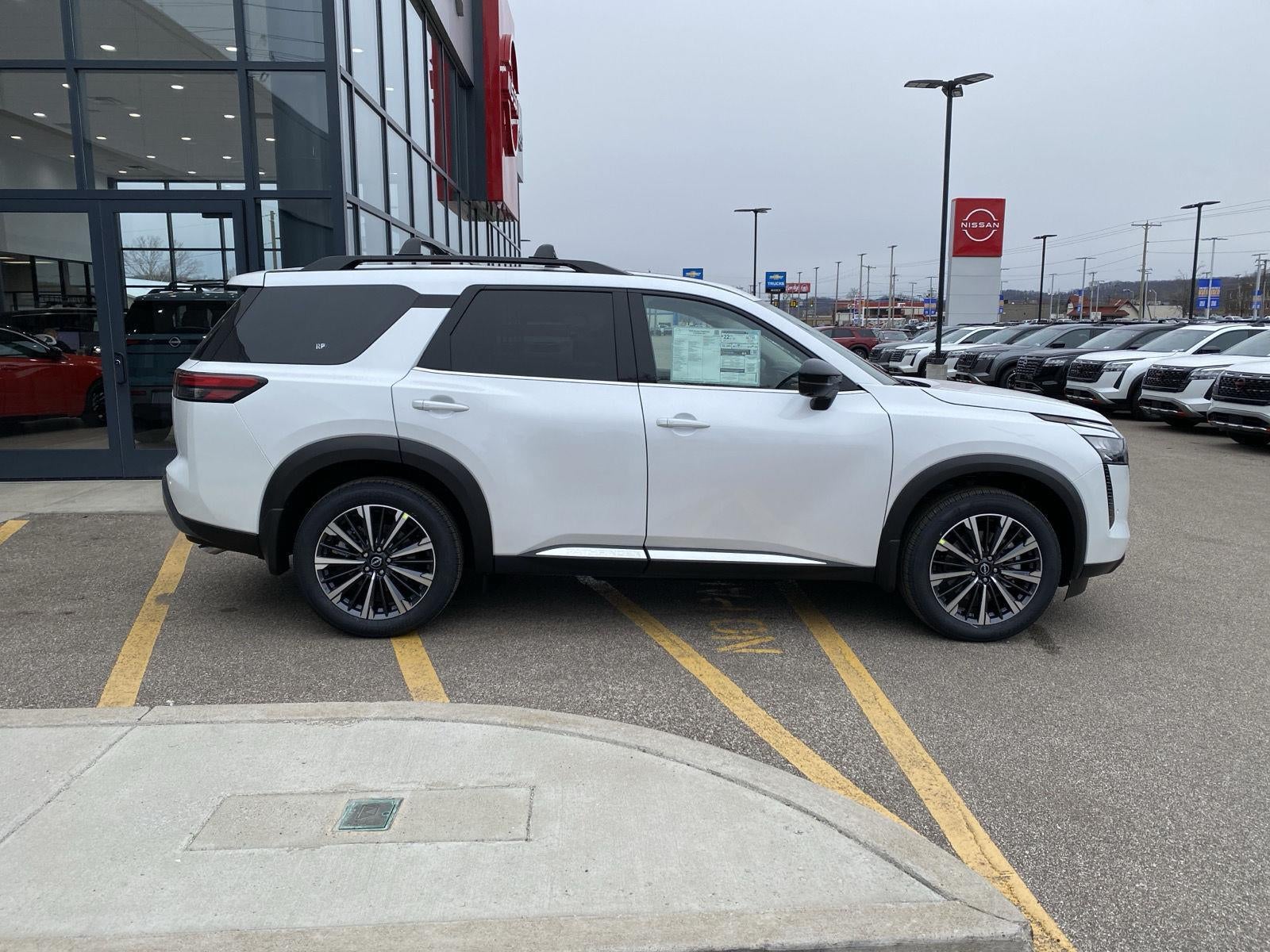 2026 Nissan Pathfinder Platinum