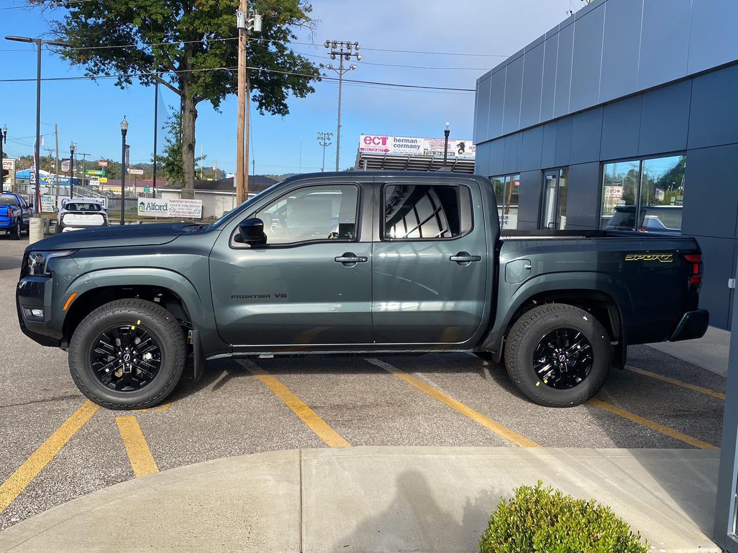 2027 Nissan Frontier SV