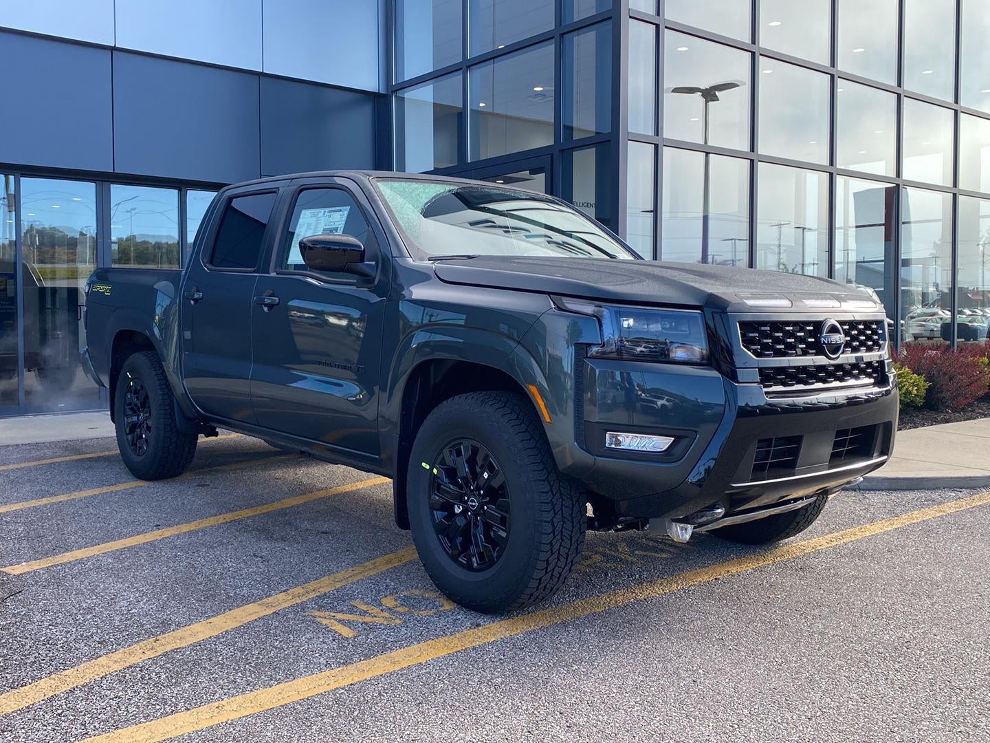 2027 Nissan Frontier SV