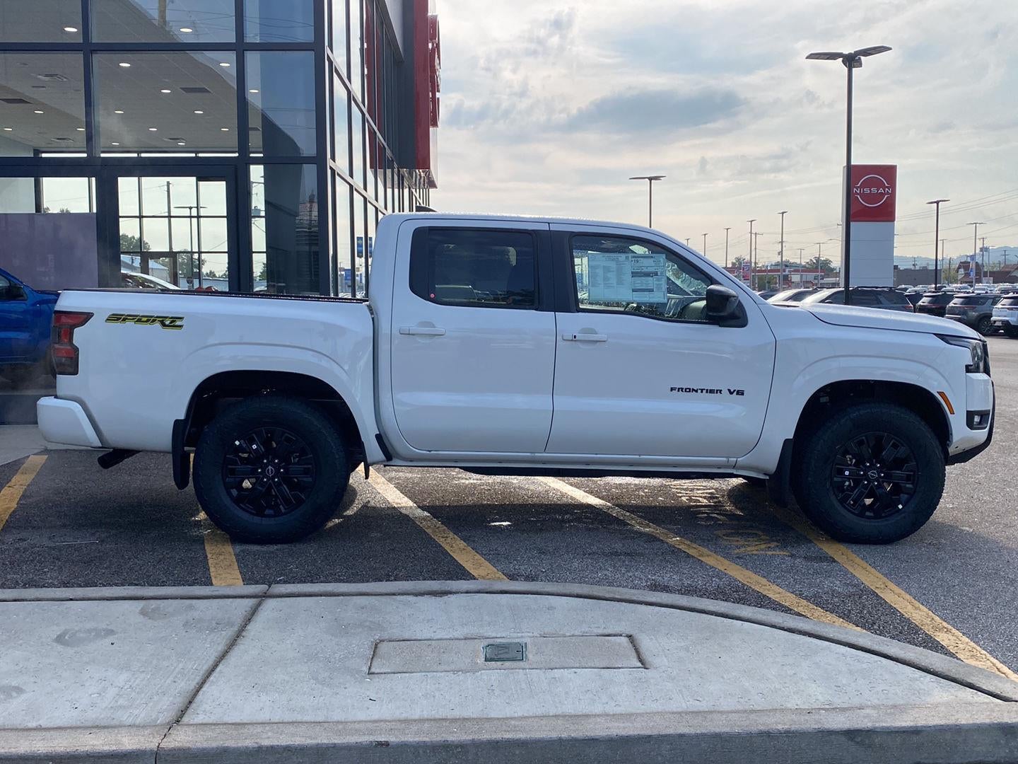 2027 Nissan Frontier SV