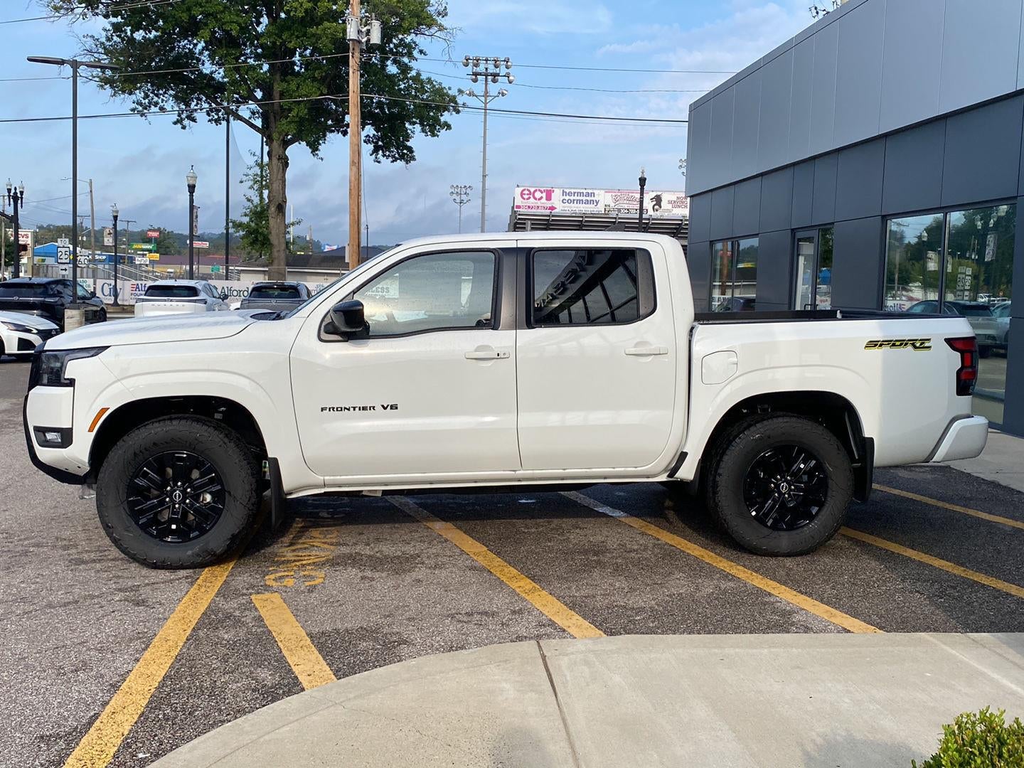 2027 Nissan Frontier SV