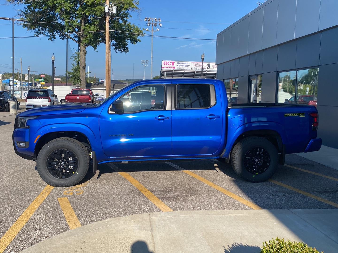 2027 Nissan Frontier SV