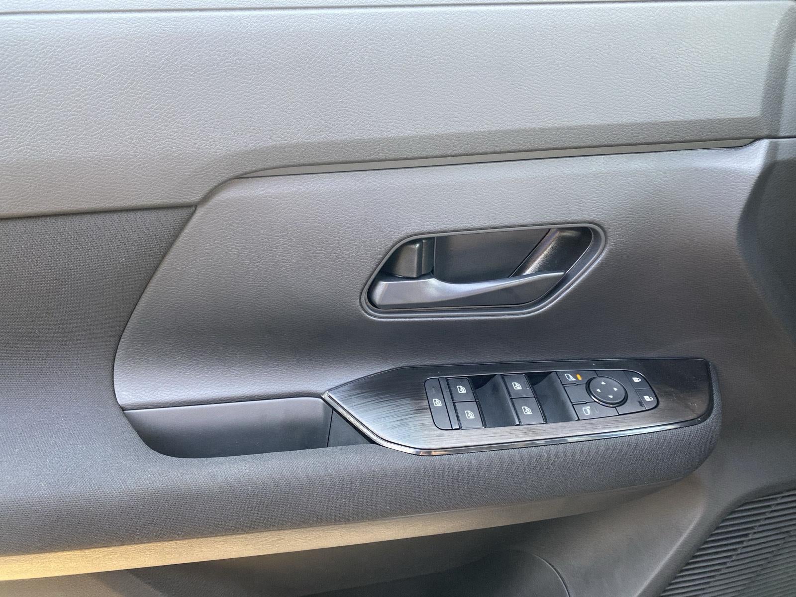 2027 Nissan Kicks S