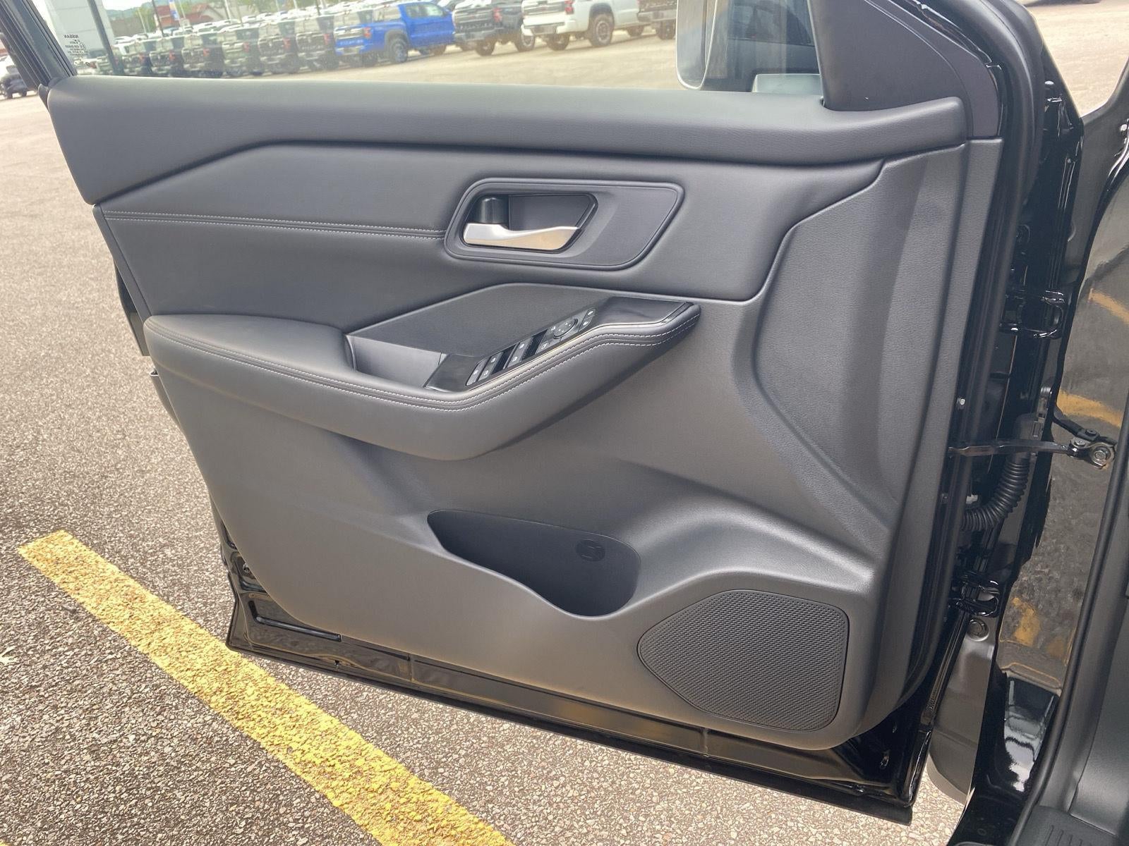 2026 Nissan ROGUE AWD DARK ARMOR