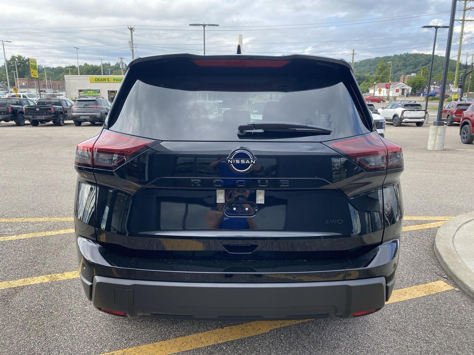 2026 Nissan ROGUE AWD DARK ARMOR