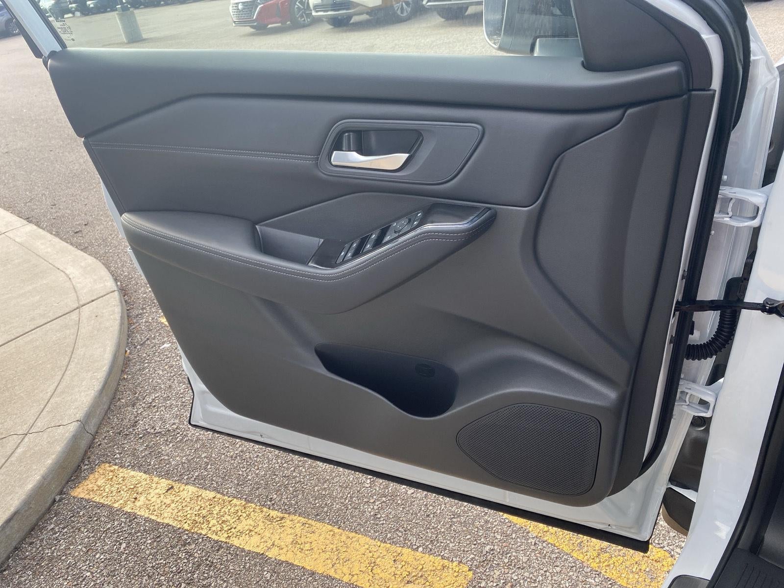 2026 Nissan Rogue AWD DARK ARMOR
