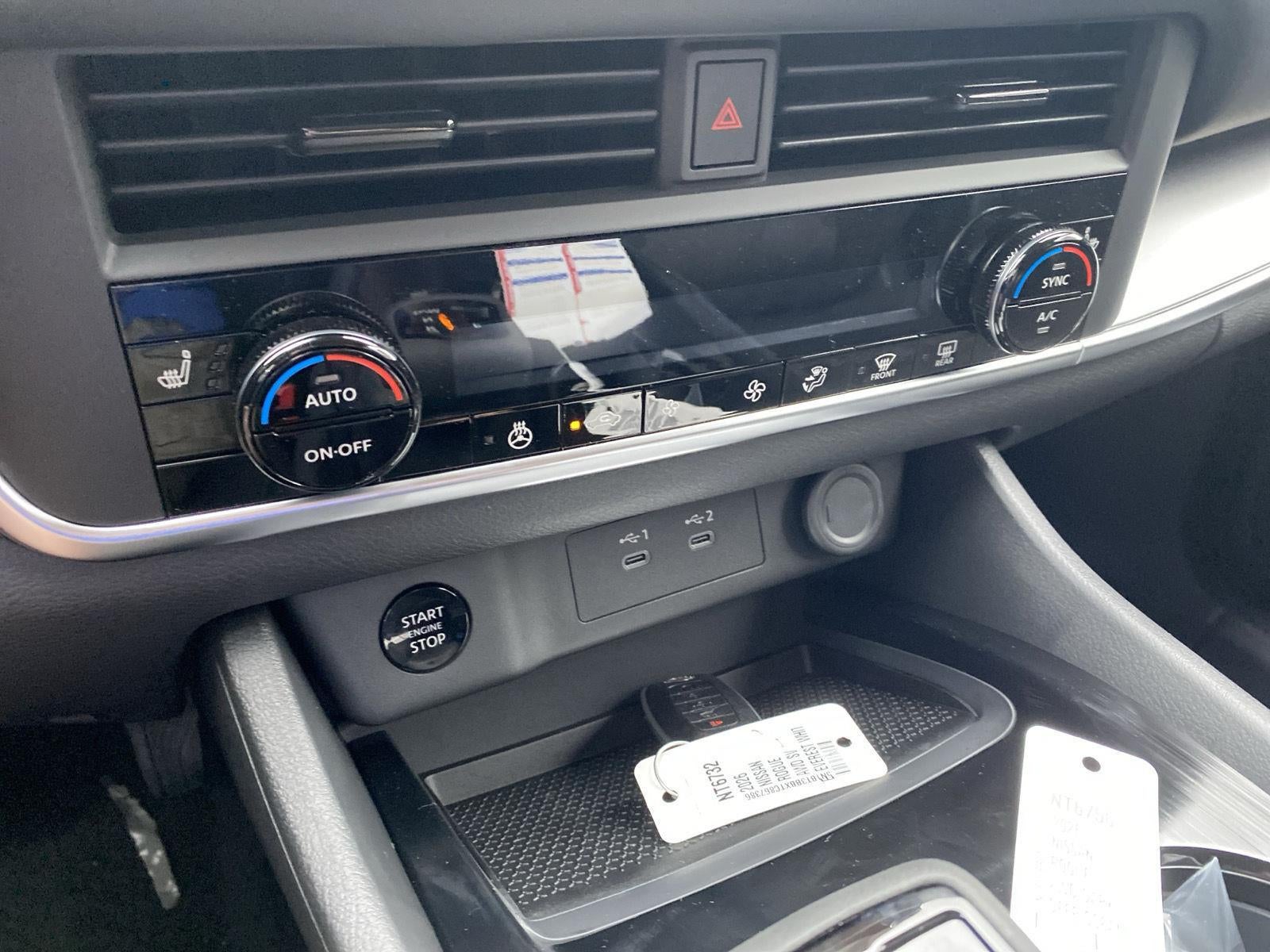 2026 Nissan Rogue SV