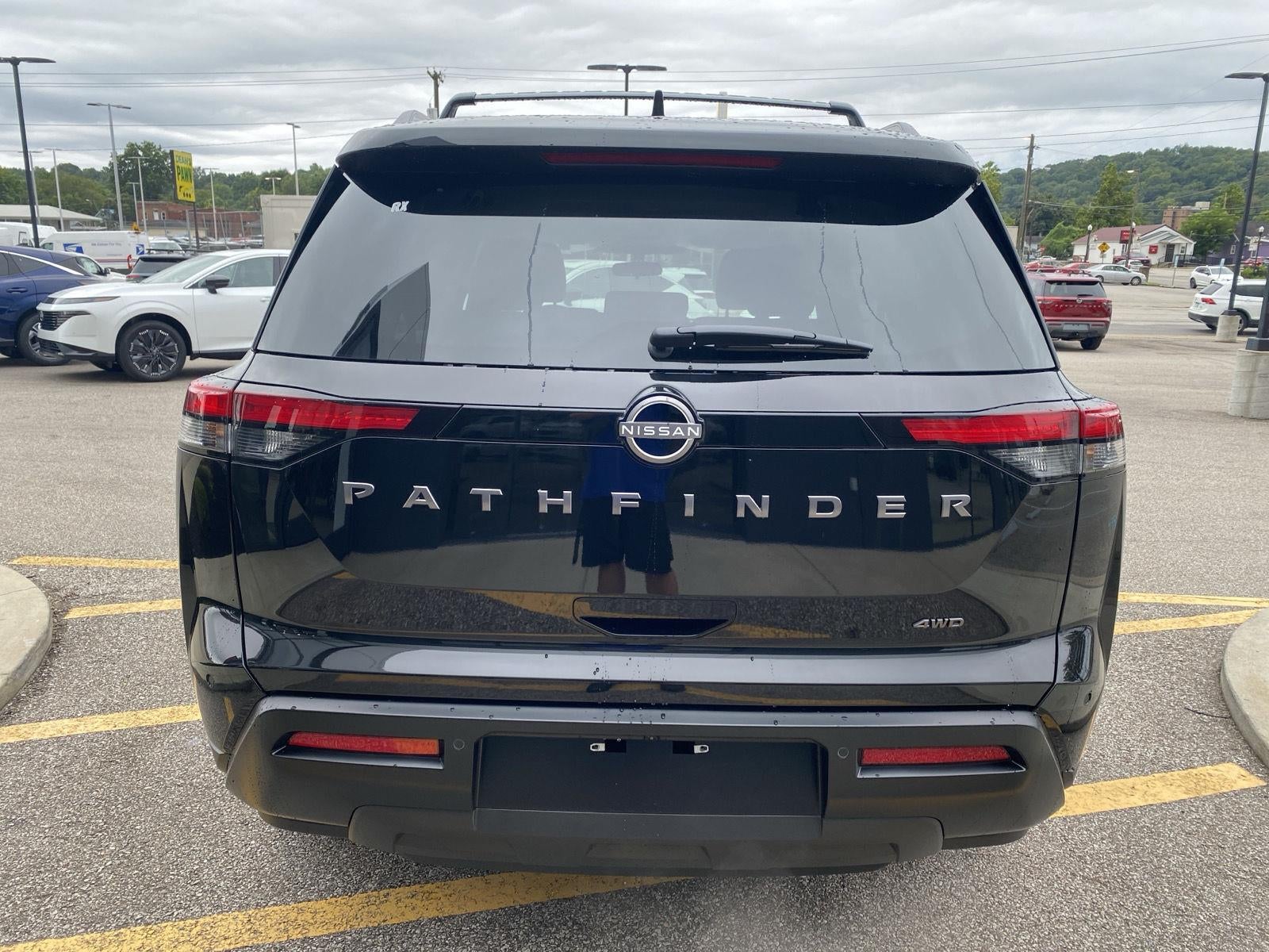 2026 Nissan Pathfinder SV