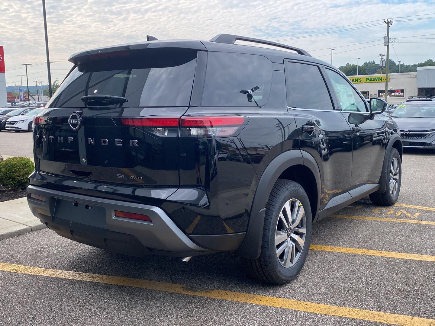 2026 Nissan Pathfinder SL