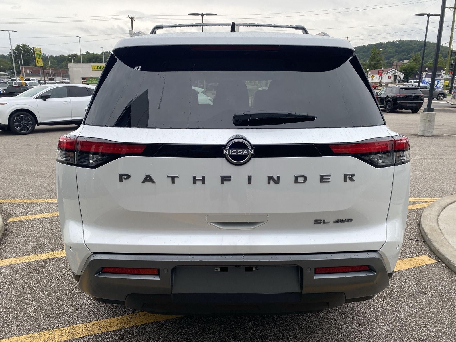 2026 Nissan Pathfinder SL