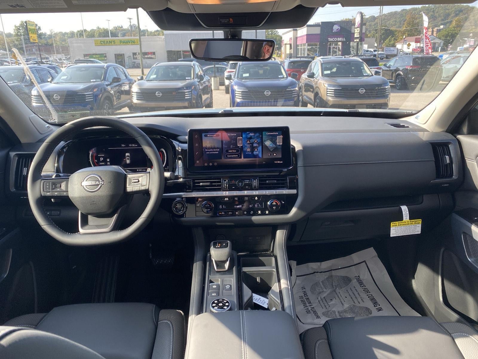 2026 Nissan Pathfinder SL