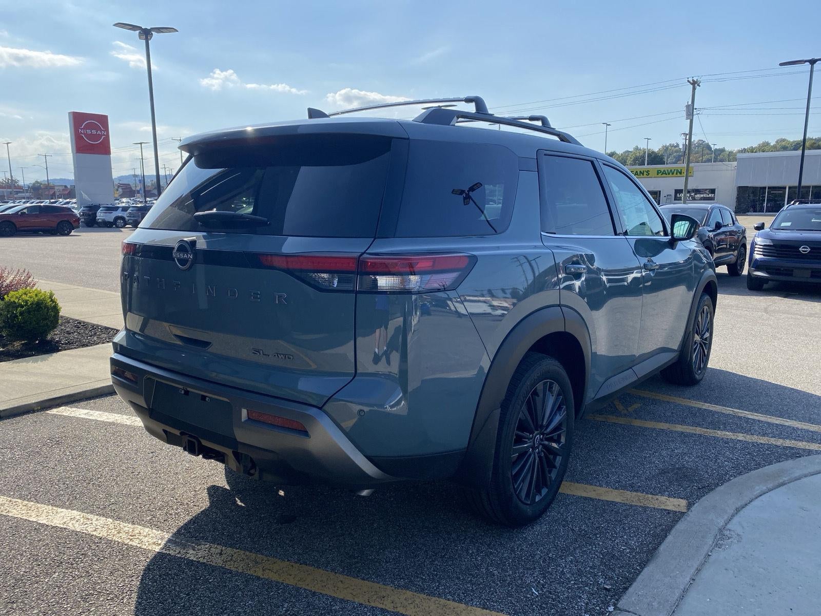 2026 Nissan Pathfinder SL