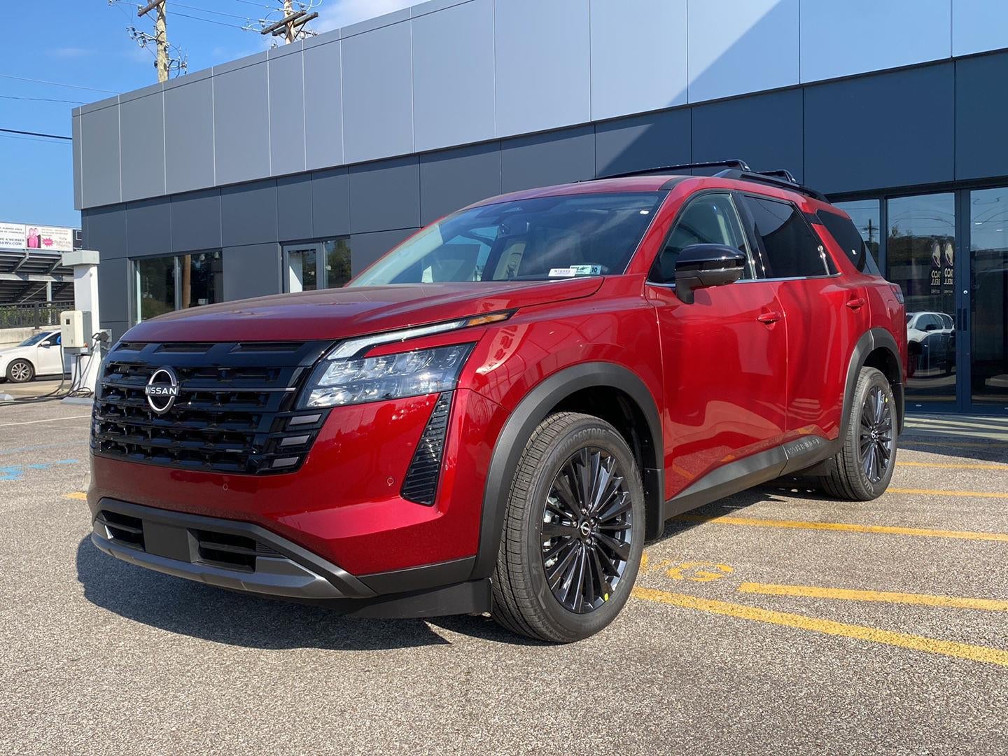 2026 Nissan Pathfinder SL