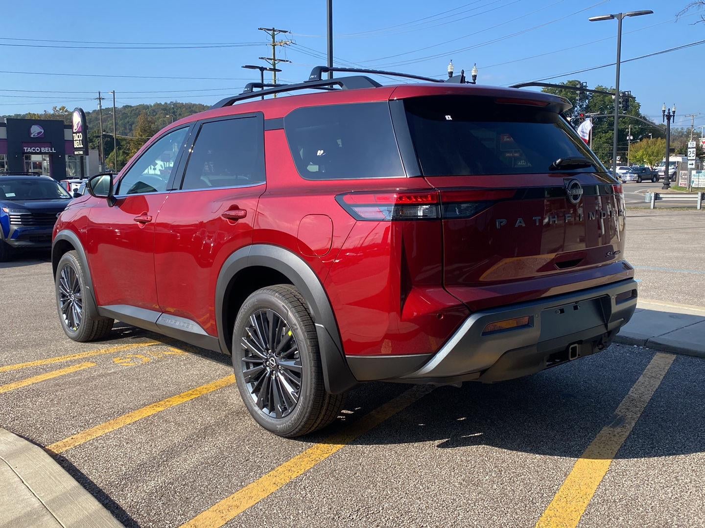 2026 Nissan Pathfinder SL
