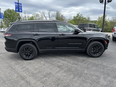 2023 Jeep Grand Cherokee L Laredo
