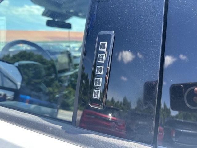 2024 Ford Super Duty F-350 SRW LARIAT