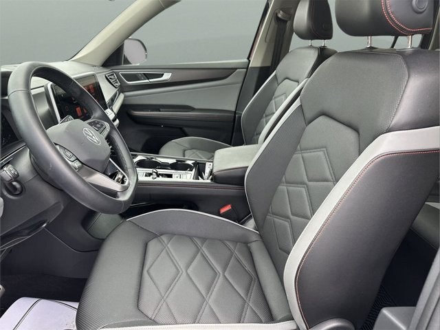 2024 Volkswagen Atlas 2.0T Peak Edition SE w/Technology