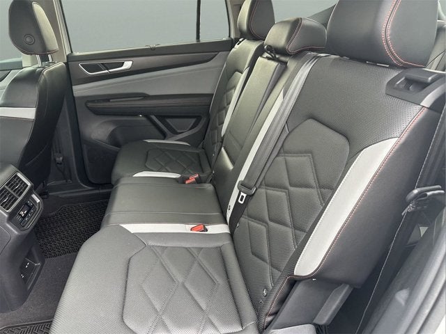 2024 Volkswagen Atlas 2.0T Peak Edition SE w/Technology