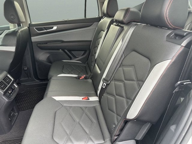 2024 Volkswagen Atlas 2.0T Peak Edition SE w/Technology