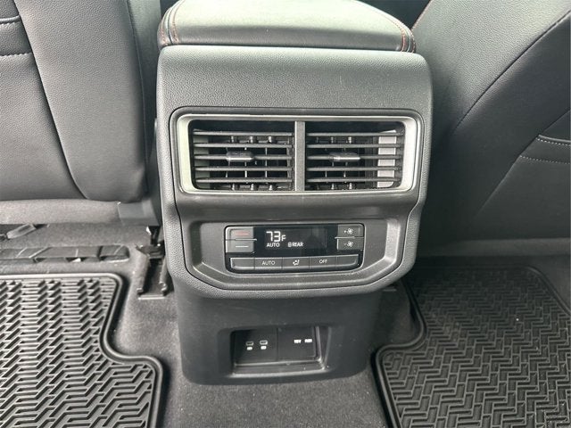 2024 Volkswagen Atlas 2.0T Peak Edition SE w/Technology