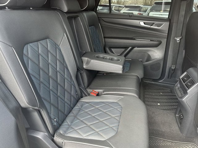 2025 Volkswagen Atlas Cross Sport 2.0T SEL Premium R-Line