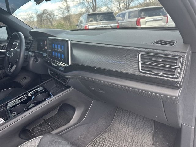 2025 Volkswagen Atlas Cross Sport 2.0T SEL Premium R-Line