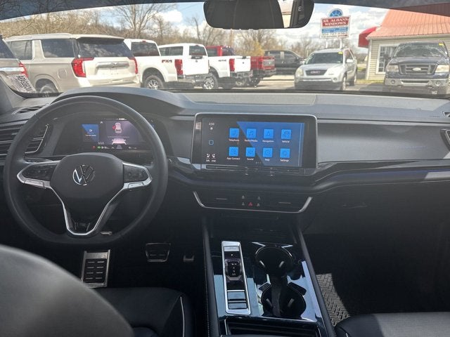 2025 Volkswagen Atlas Cross Sport 2.0T SEL Premium R-Line