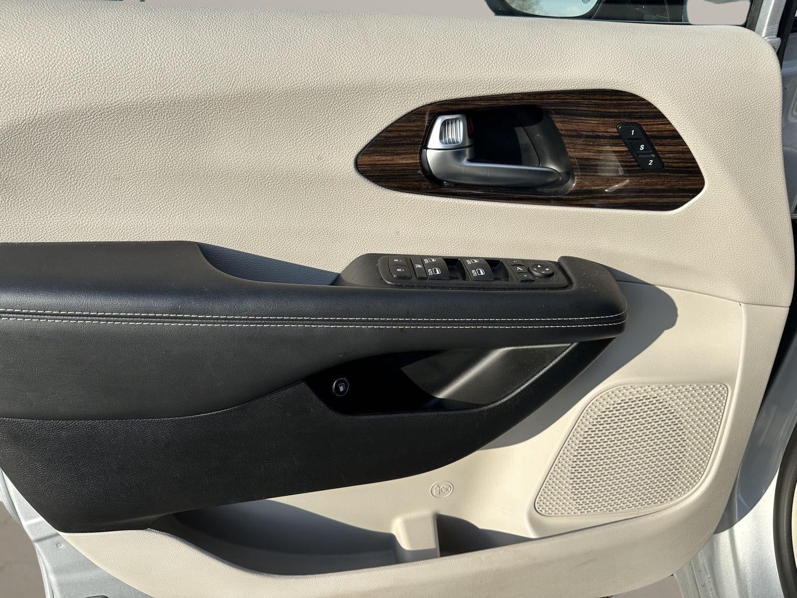 2023 Chrysler Pacifica Hybrid Limited
