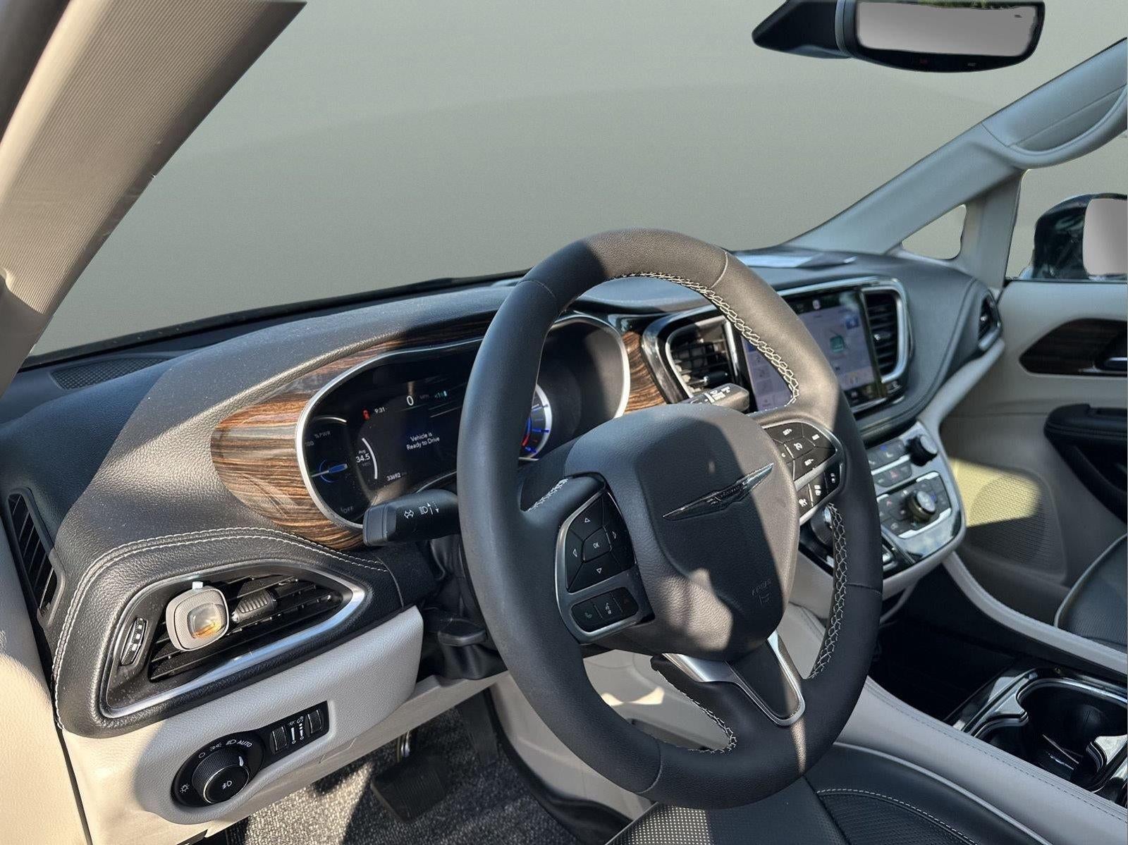 2023 Chrysler Pacifica Hybrid Limited