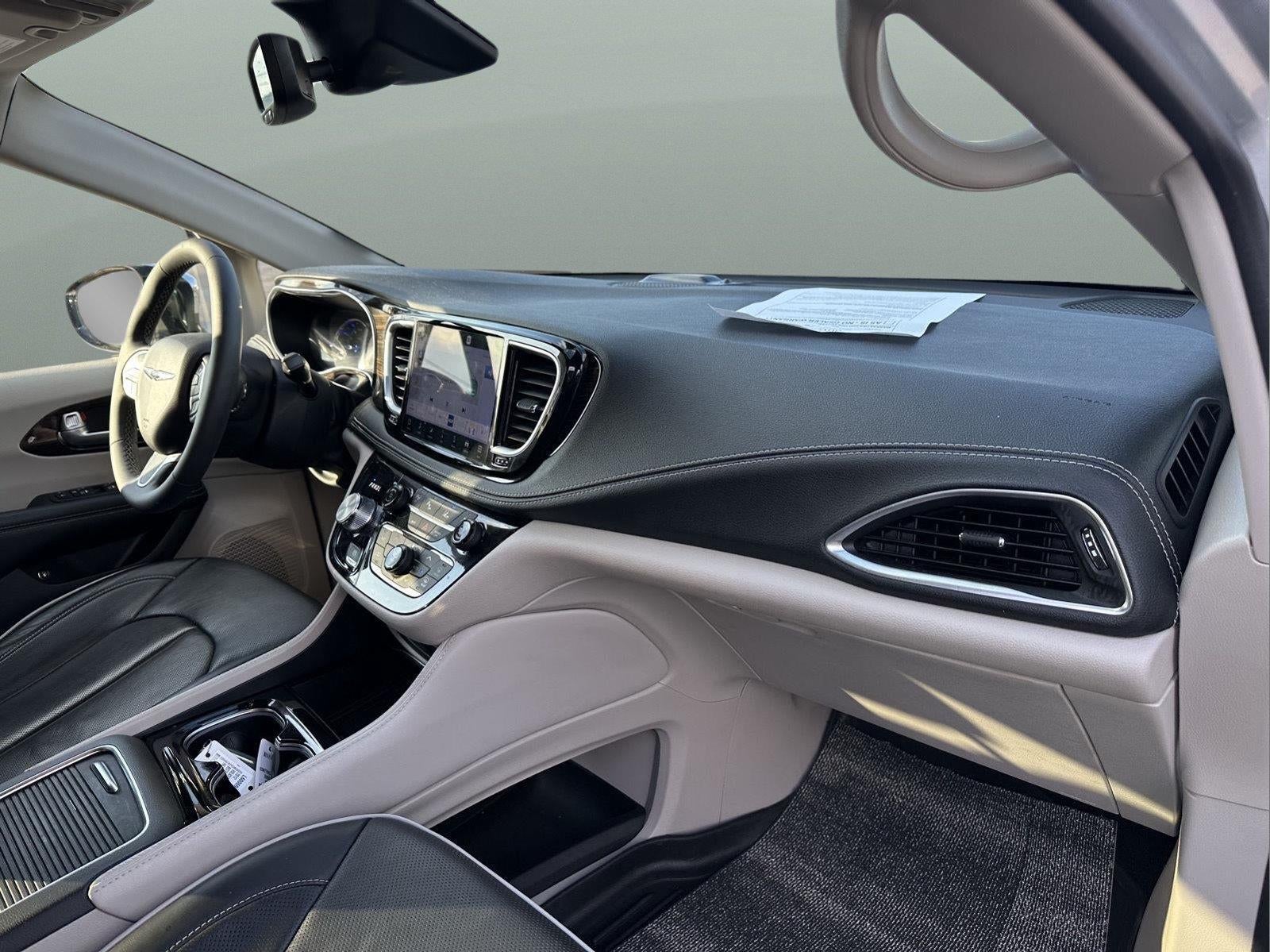 2023 Chrysler Pacifica Hybrid Limited