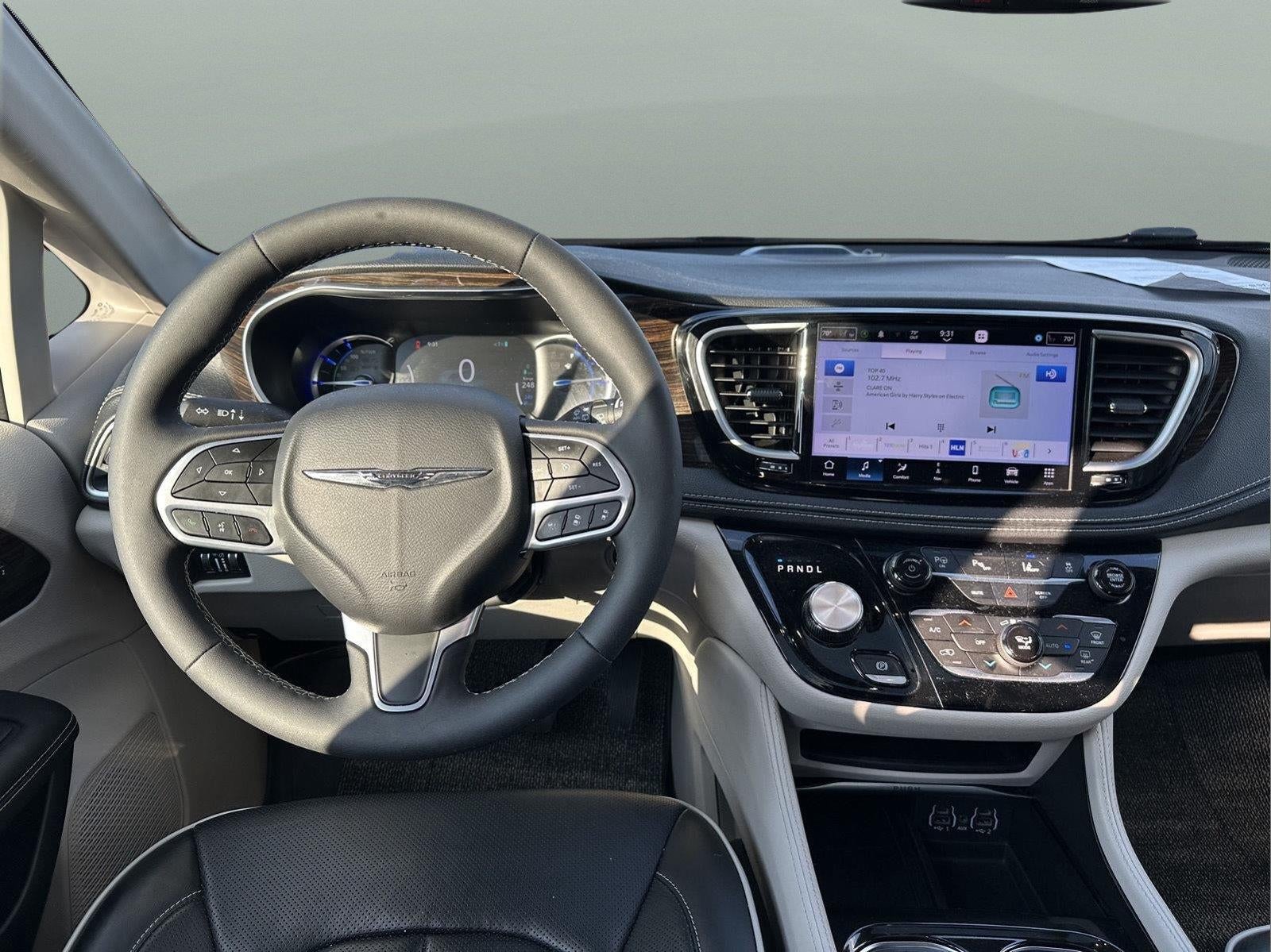 2023 Chrysler Pacifica Hybrid Limited