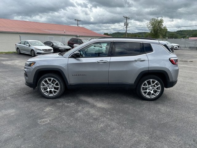 2023 Jeep Compass Latitude Lux