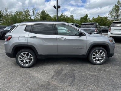 2023 Jeep Compass Latitude Lux