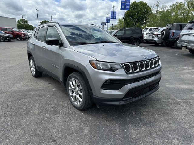 2023 Jeep Compass Latitude Lux