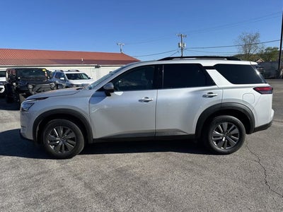 2025 Nissan Pathfinder SV