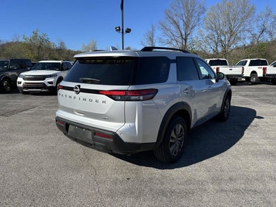 2025 Nissan Pathfinder SV