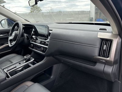 2025 Nissan Pathfinder Platinum