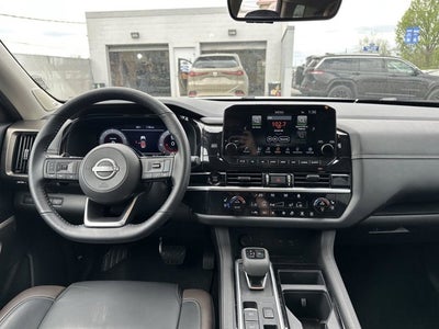 2025 Nissan Pathfinder Platinum