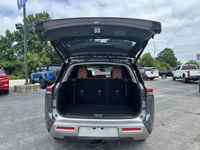 2024 Nissan Pathfinder Platinum