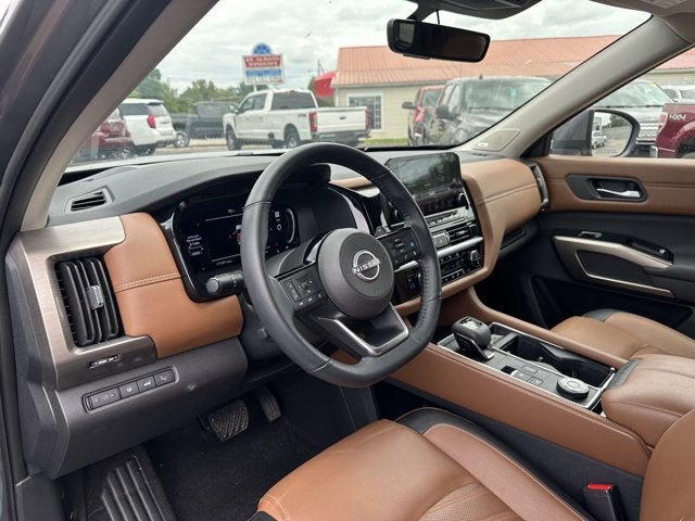 2024 Nissan Pathfinder Platinum