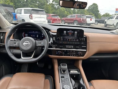 2024 Nissan Pathfinder Platinum