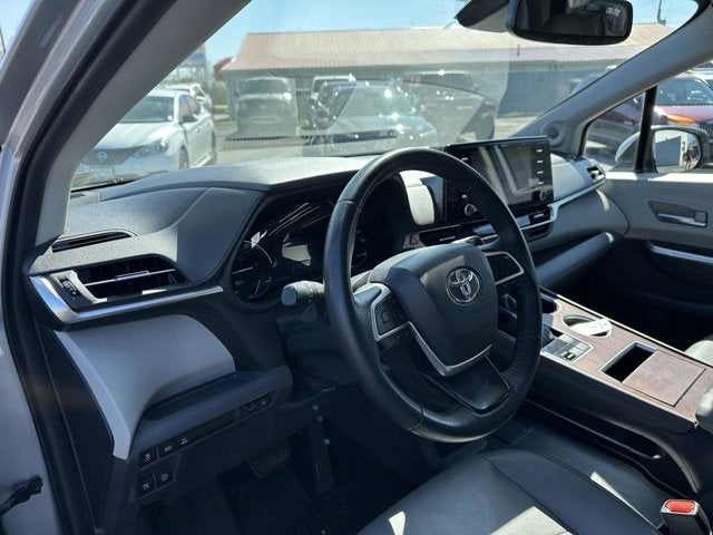 2022 Toyota Sienna XLE