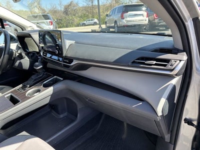 2022 Toyota Sienna XLE