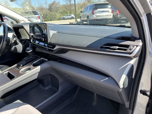 2022 Toyota Sienna XLE