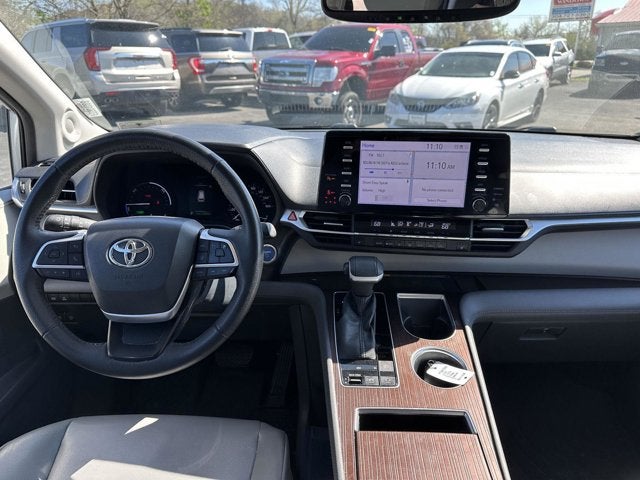 2022 Toyota Sienna XLE