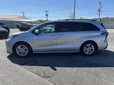 2022 Toyota Sienna XLE