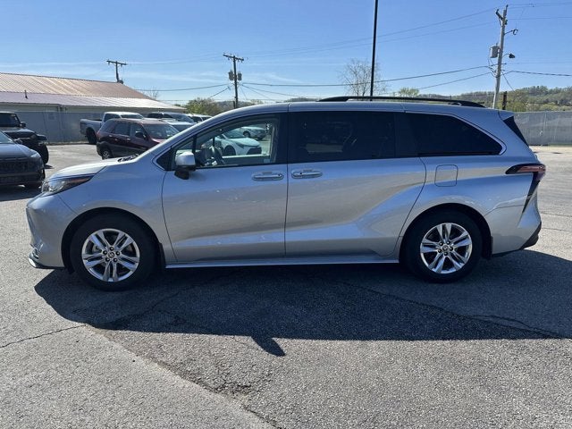 2022 Toyota Sienna XLE
