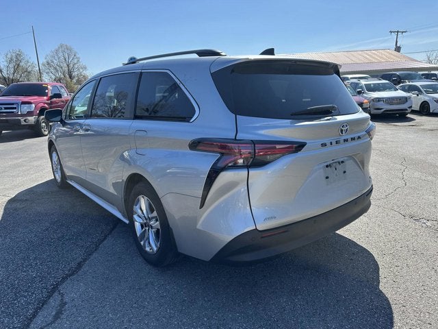 2022 Toyota Sienna XLE