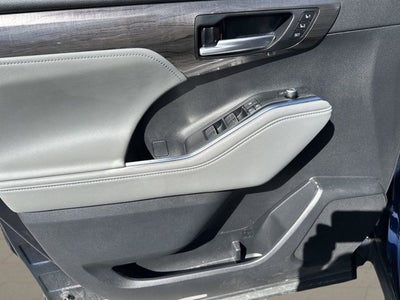2024 Toyota Highlander Platinum